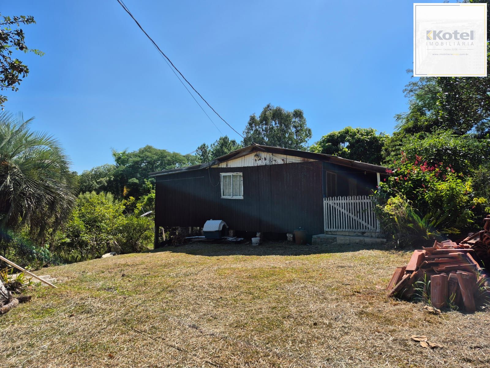Sítio com casa de 3 dormitórios e 3.000m² à venda no Canta Galo em Porto Alegre