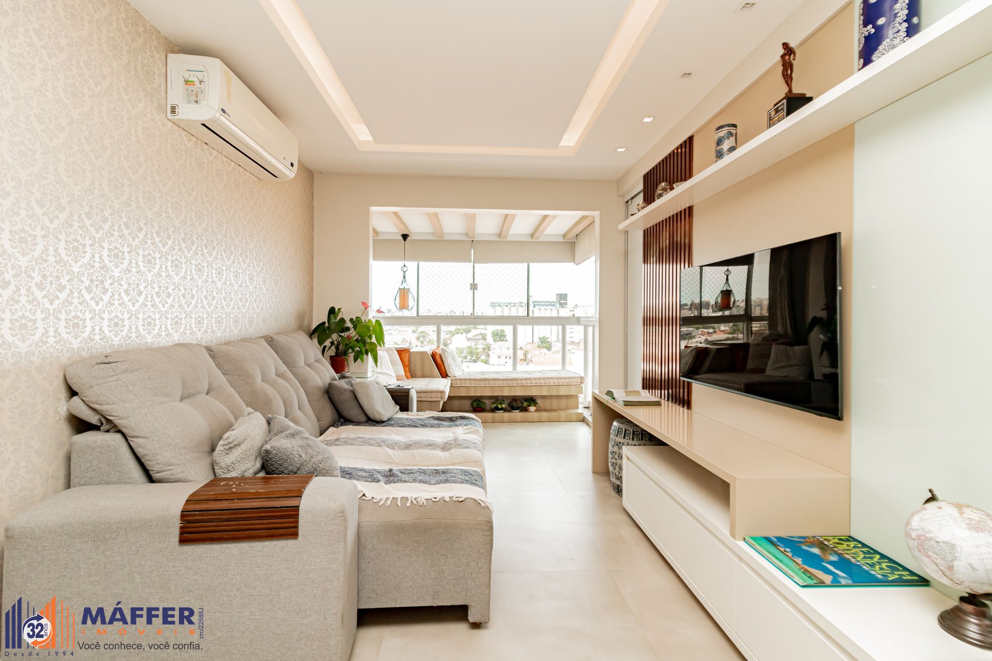 Apartamento 3 dormitórios, 2 banheiros, 1 vaga coberta e piscinas B. São Geraldo