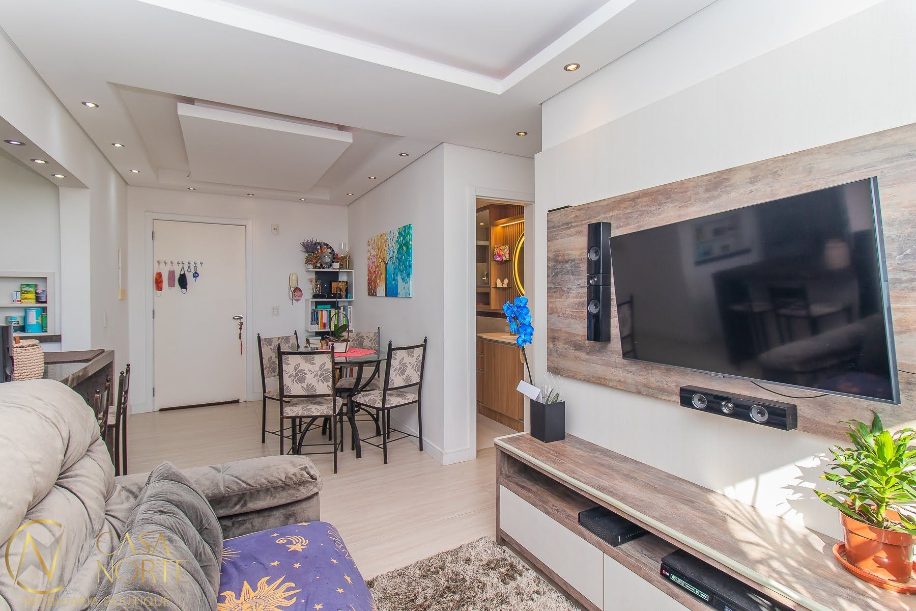 Apartamento à venda com 2 quartos, 59m², 1 suíte, 1 vaga, Rua Augusto Severo no bairro São João em Porto Alegre