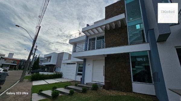 Casa em Porto Alegre, no bairro Hípica, com 3 dormitório(s), e 3 banheiros, à venda. — foto 4