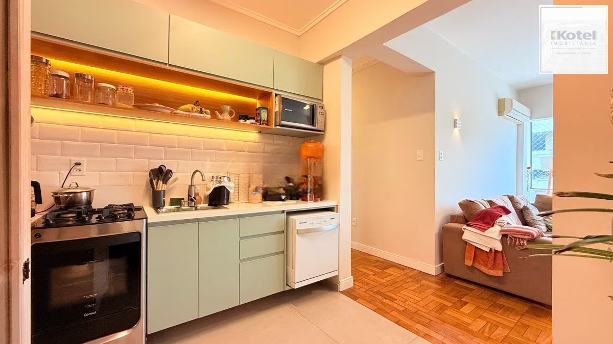 Apartamento Reformado com 3 Quartos e Sacada no Coração do Bom Fim, Próximo à Redenção