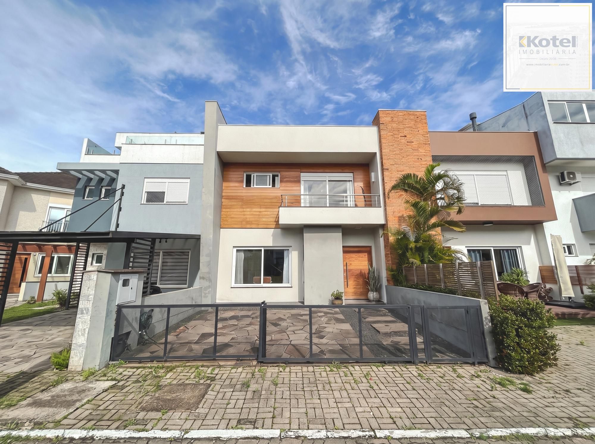 Casa 3 dormitórios com 150m2 em condomínio com infraestrutura no bairro Hípica!