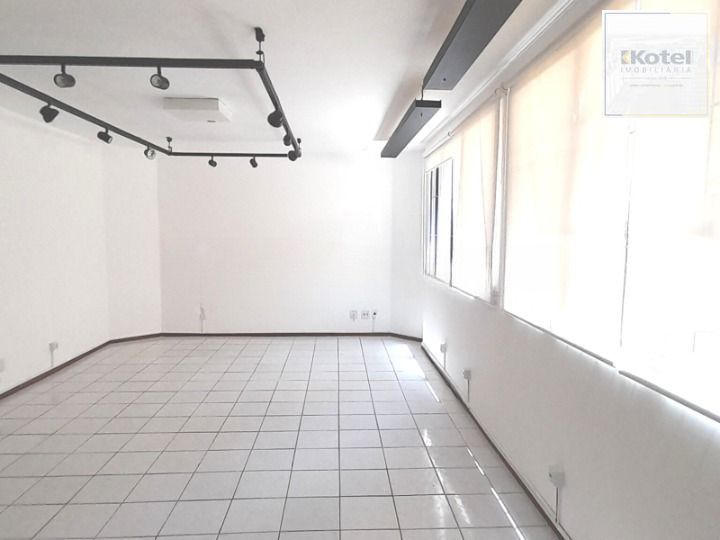 Sala comercial, no bairro Floresta, para venda — foto 2