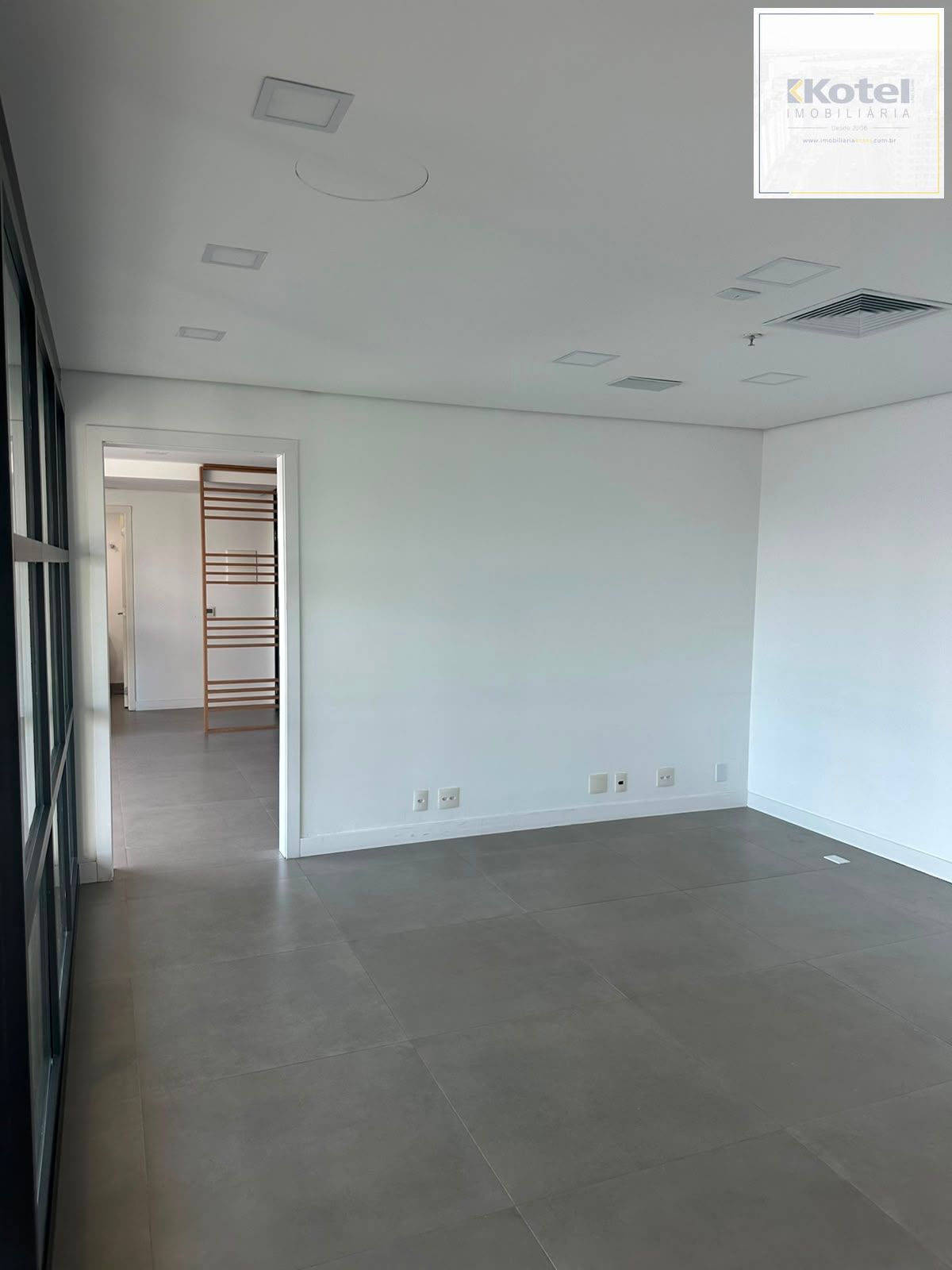 Sala Comercial com 81m2 no Cristal Tower | BarraShoppingSul