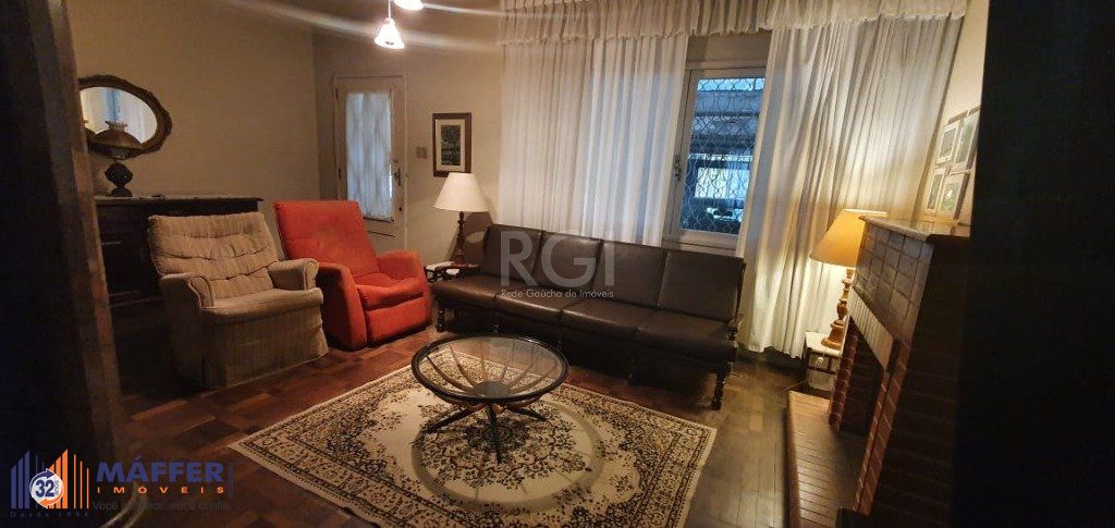 Casa para Venda 3 dormitórios, 2 vagas - Petrópolis