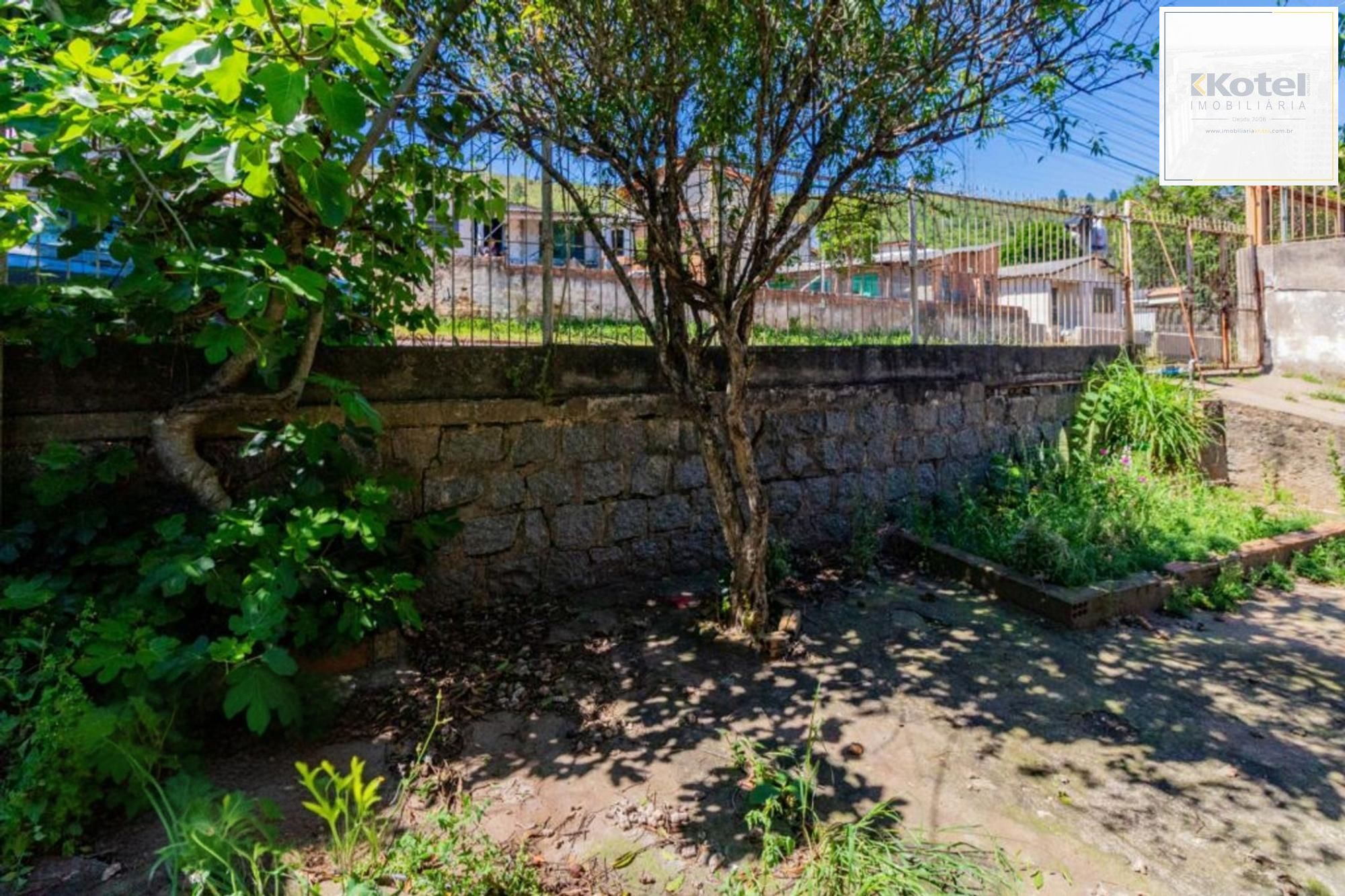 Casa de 3 quartos, 2 vagas no bairro Morro Santana