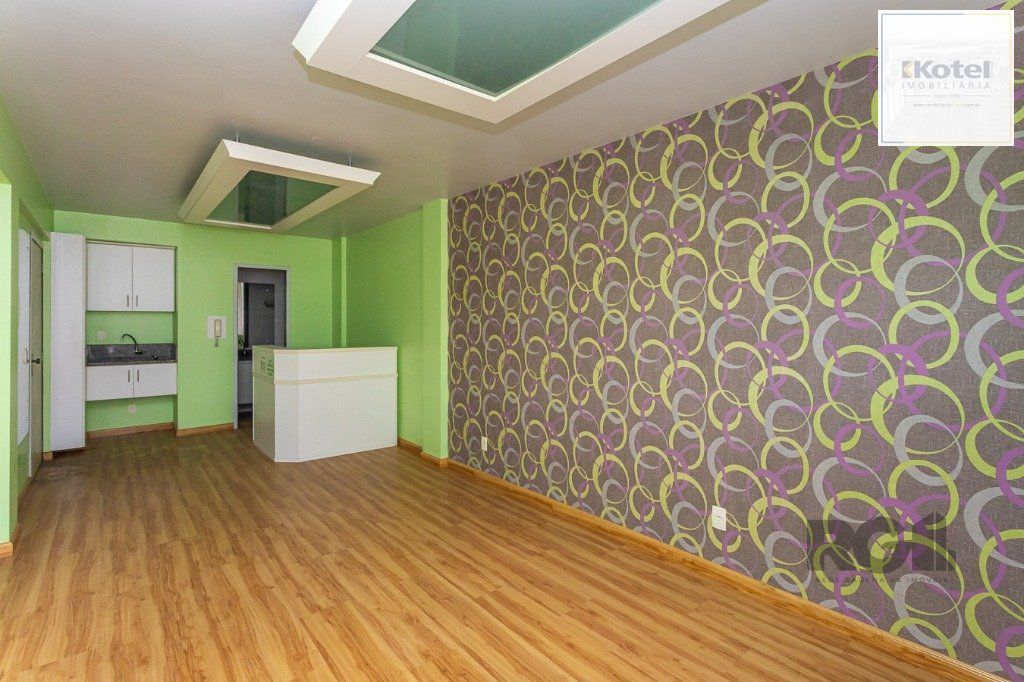 Sala comercial no Menino Deus desocupada