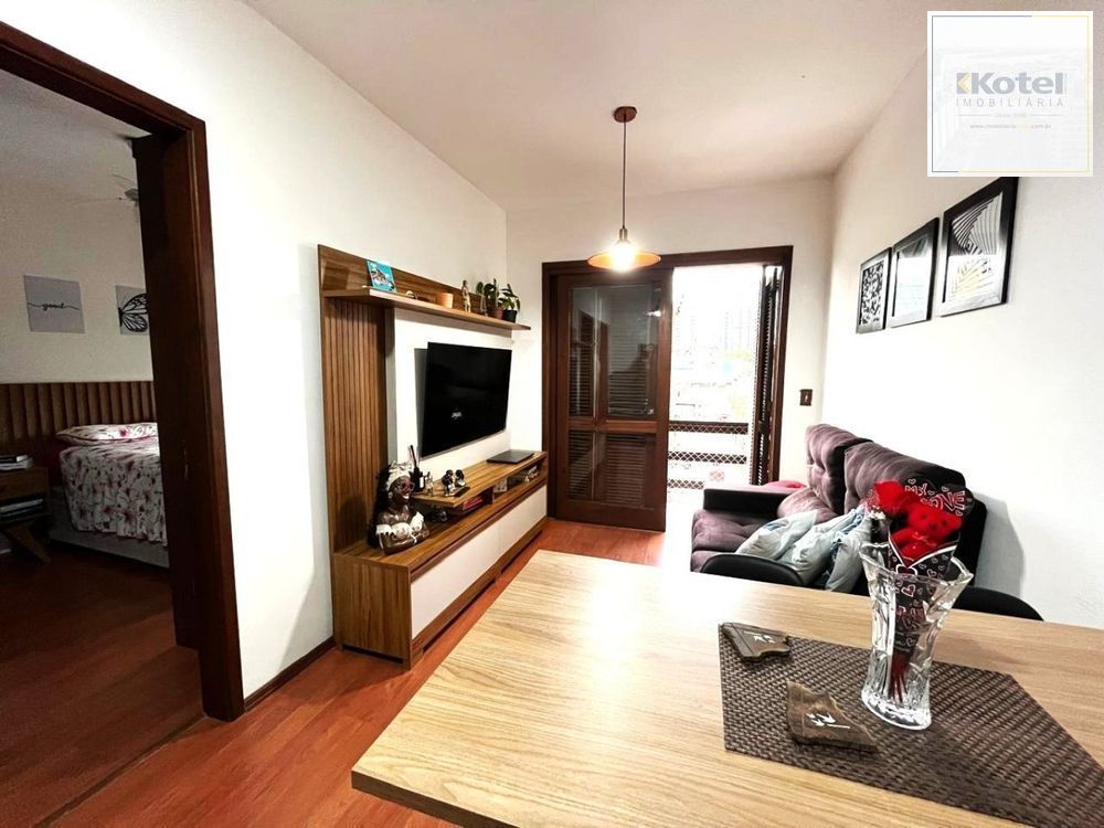 Apartamento com 1 Suite, sacada e 1 vaga de garagem no bairro Cidade Baixa — foto 2