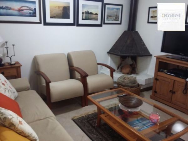 Sobrado em Ipanema, zona sul de Porto Alegre,  com 175m² - 3 dormitorios, sotão, piscina. — foto 3