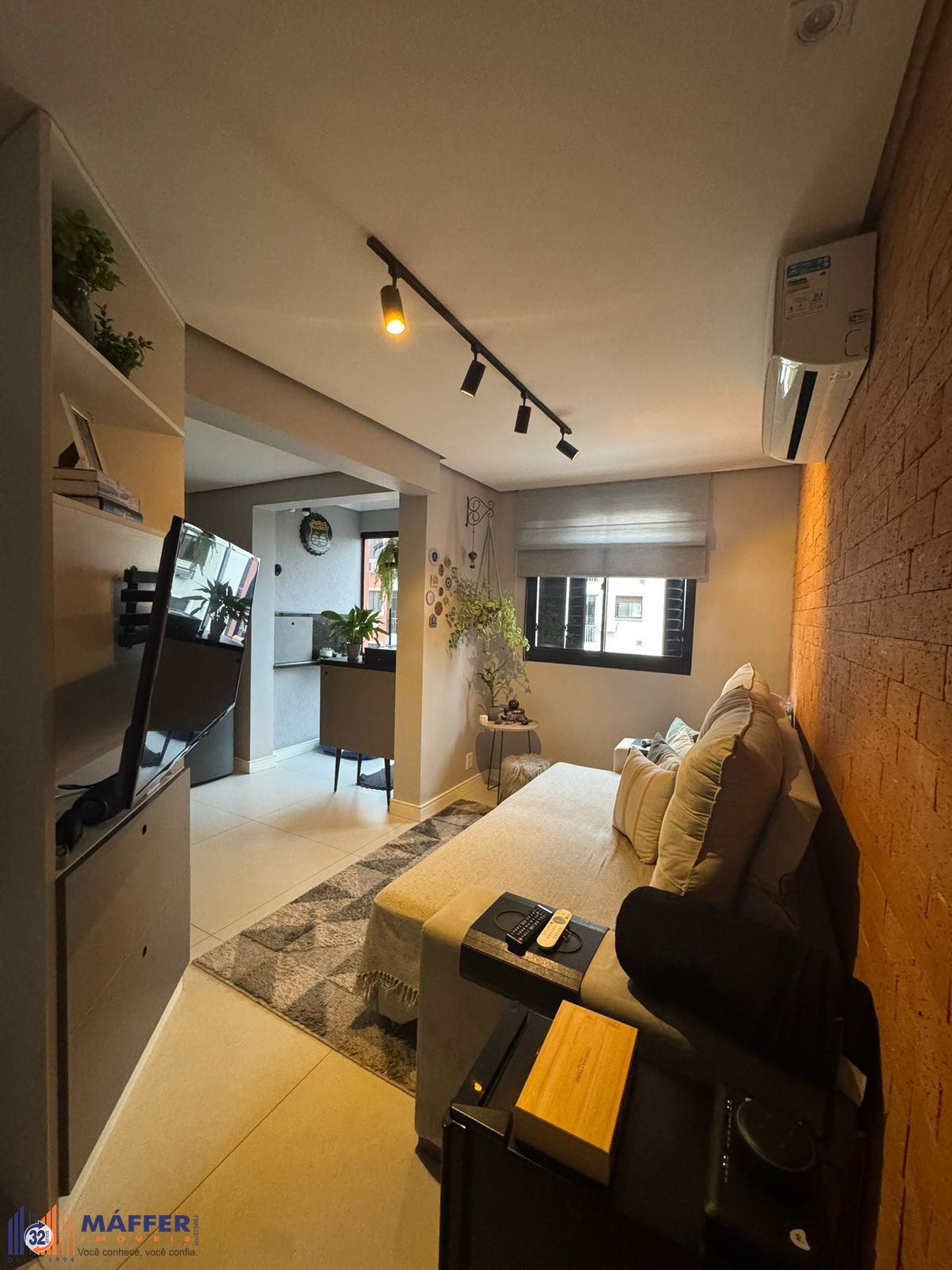 APARTAMENTO SEMI MOBILIADO E REFORMADO C/VAGA NO SARANDI