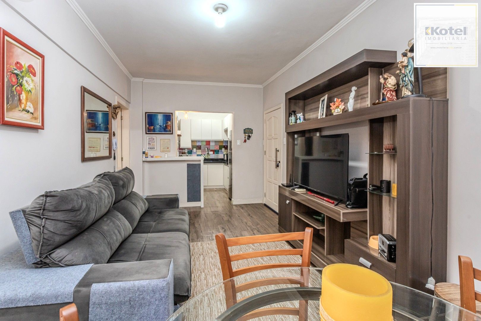 Apartamento MOBILIADO no Centro de 2 dormitórios e vaga — foto 4