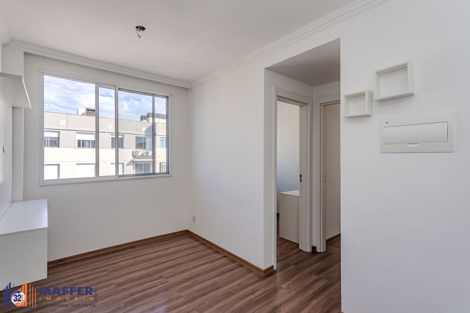 Apartamento no Sarandi de 2 dormitórios vaga e infra DESOCUPADO