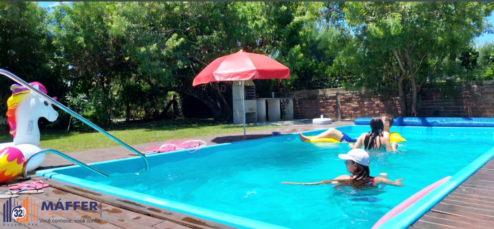 Casa com Piscina e Espaço Gourmet à Venda em – 3 Dormitórios | Mariluz Plano D