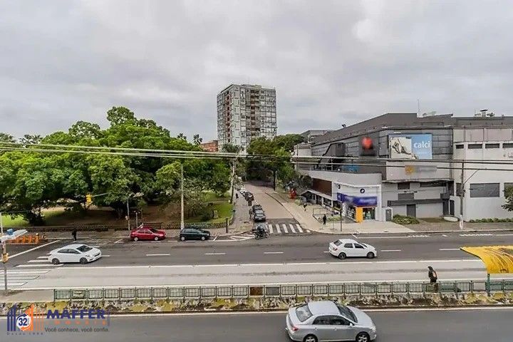Sala comercial à venda na Avenida Azenha/ 68M²