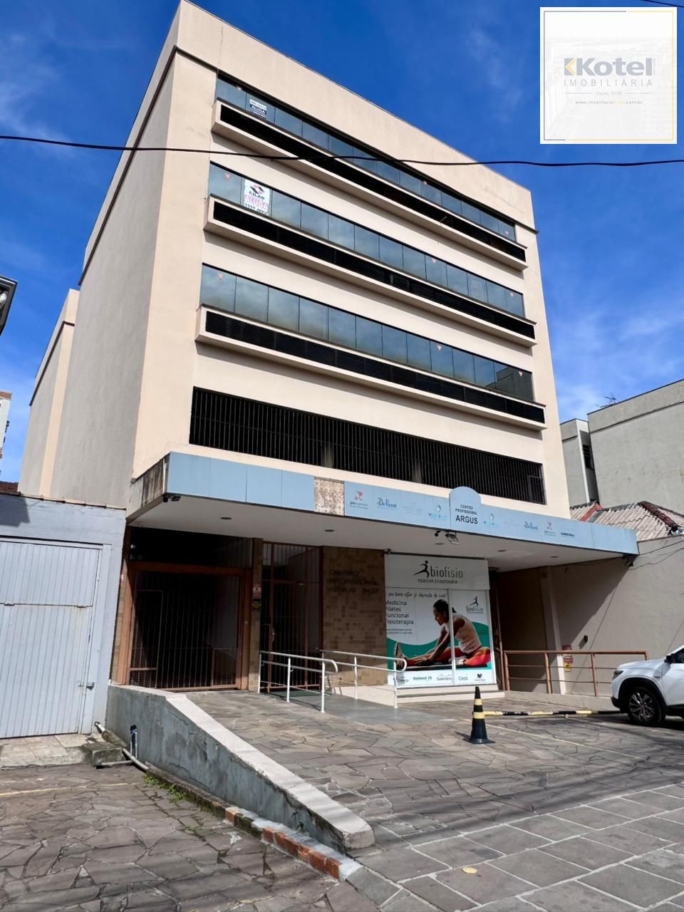 🚨 Oportunidade! Sala com garagem dupla na Cristóvão! — foto 2