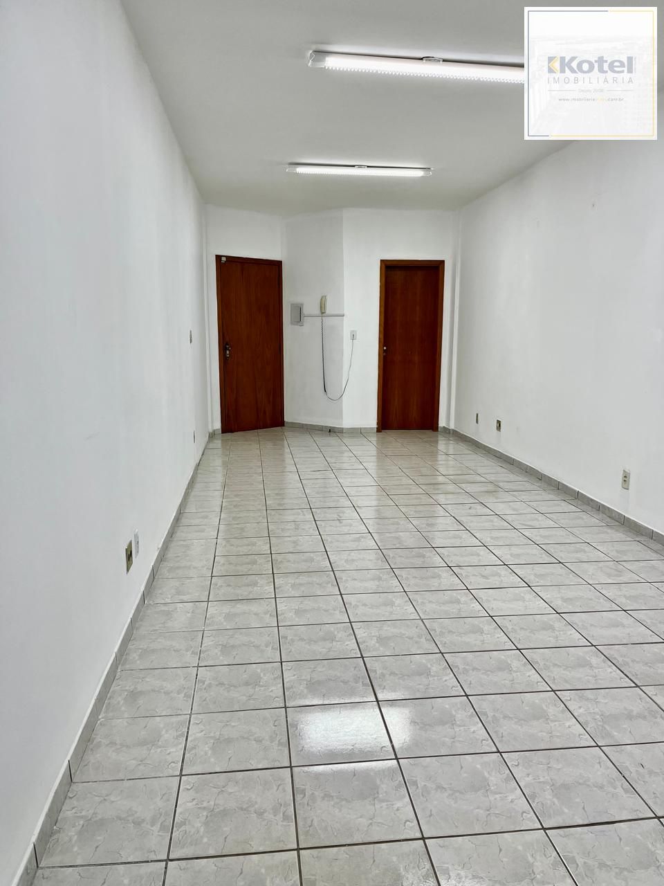 SALA COMERCIAL PARA LOCAÇÃO NO BAIRRO SÃO GERALDO - PISO CERÂMICO -  01 LAVABO - 33m² DE ÁREA PRIVATIVA — foto 3