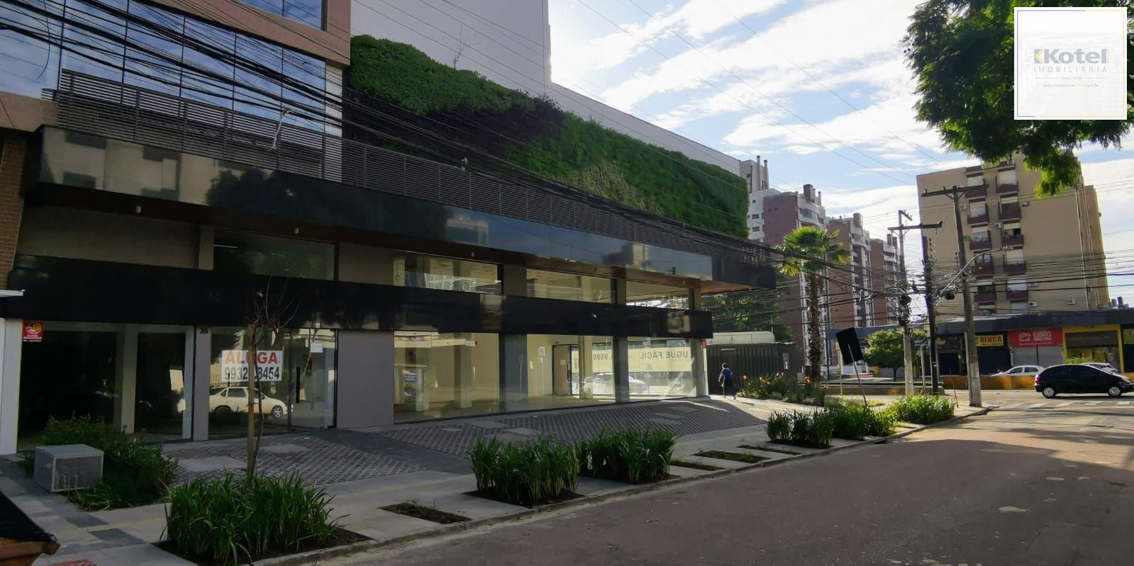 Vende loja ,com mezanino 180m², 2 banheiros