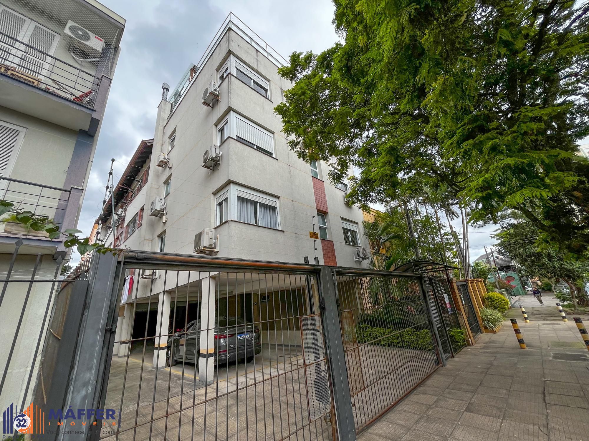 Apartamento de um quarto e duas vagas de garagem no bairro Rio Branco em POA