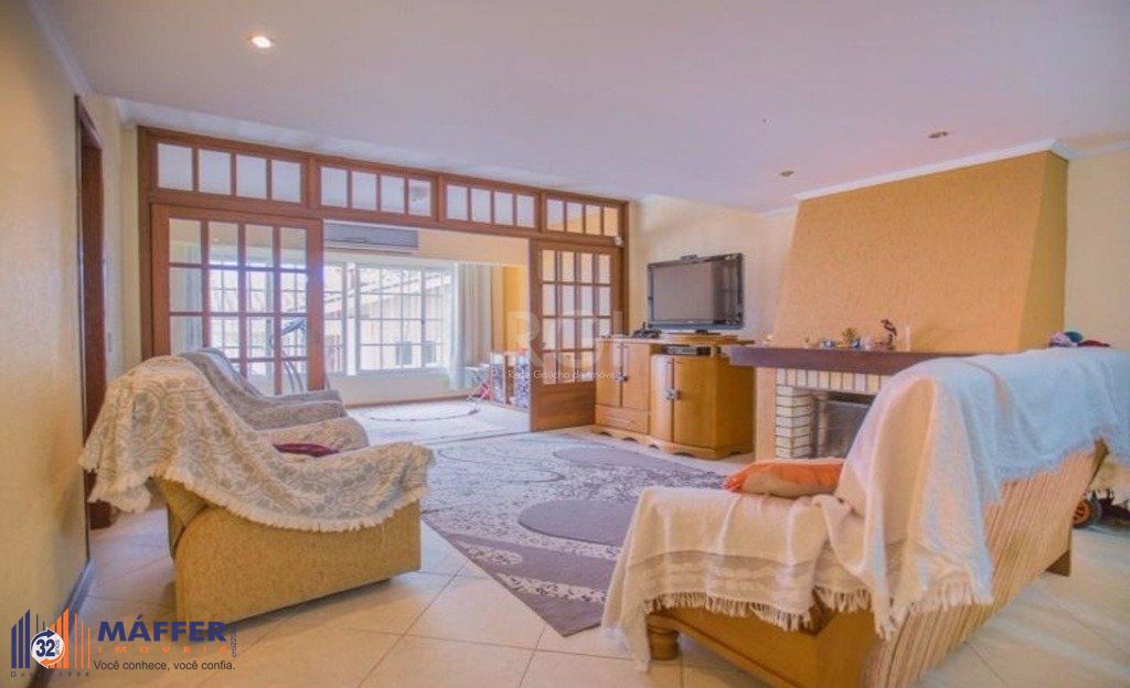 Casa para Venda - 309m², 3 dormitórios, sendo 1 suites, 3 vagas - Medianeira