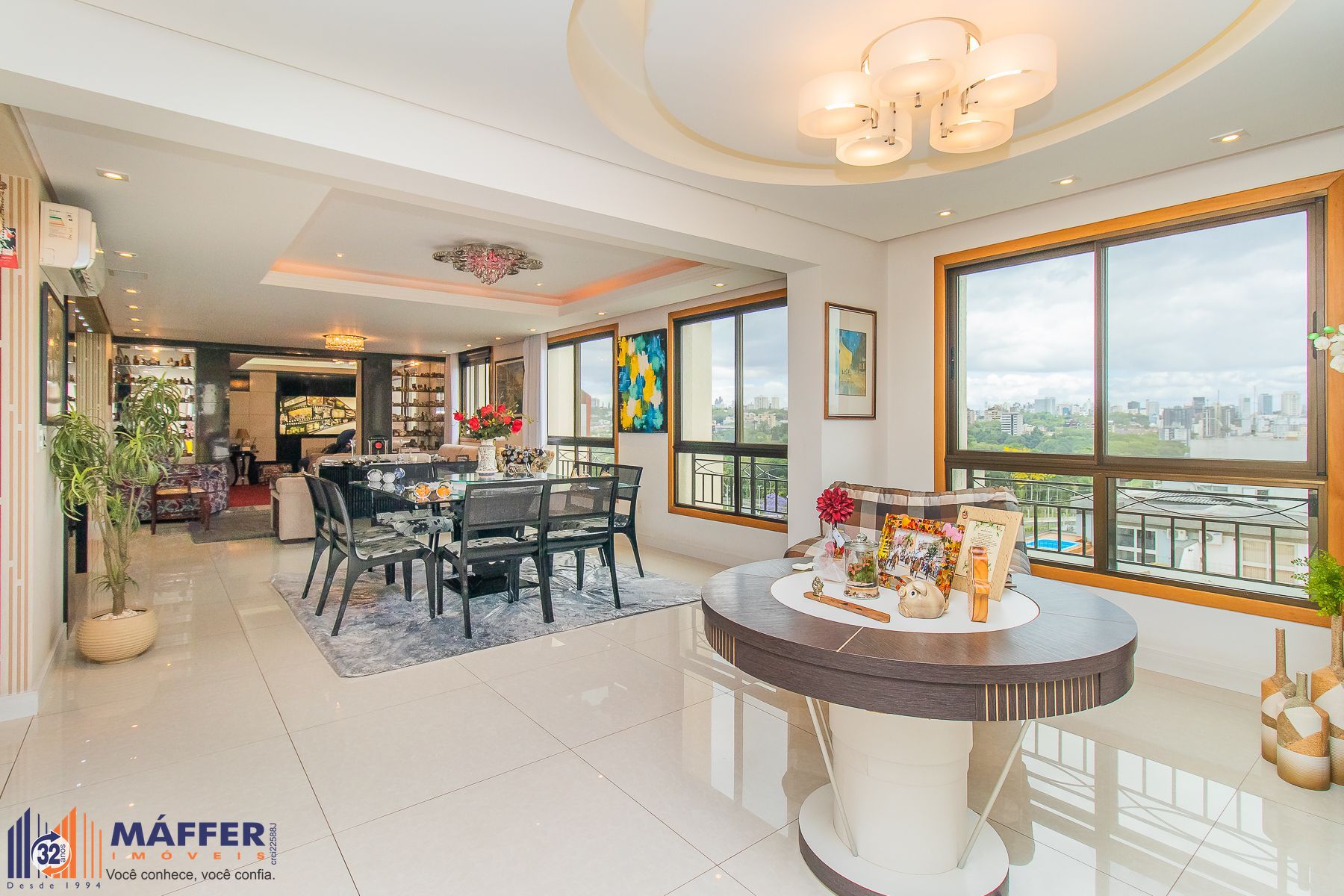 Apartamento, 3 quartos, 196 m² - Foto 1