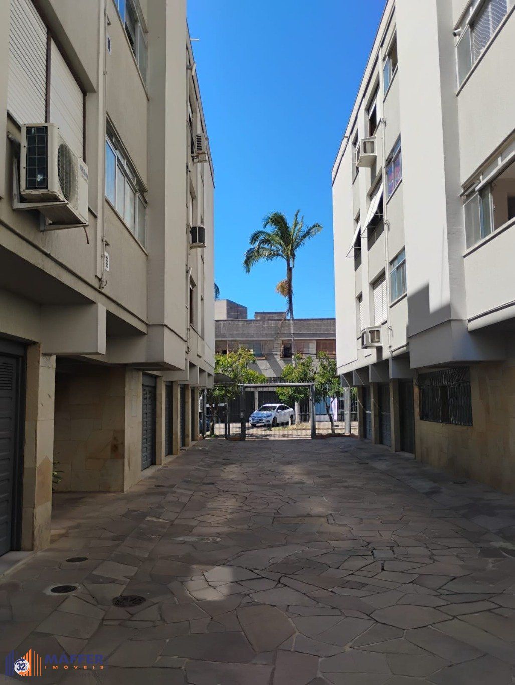 Apartamento com 3 quartos e 2 vagas de garagem no Bairro Jardim Itu/ Planalto.