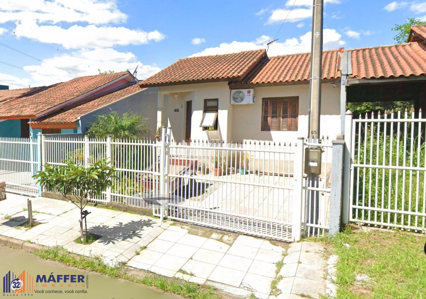 Casa de 2 dormitórios e 1 vaga de garagem em Canoas.