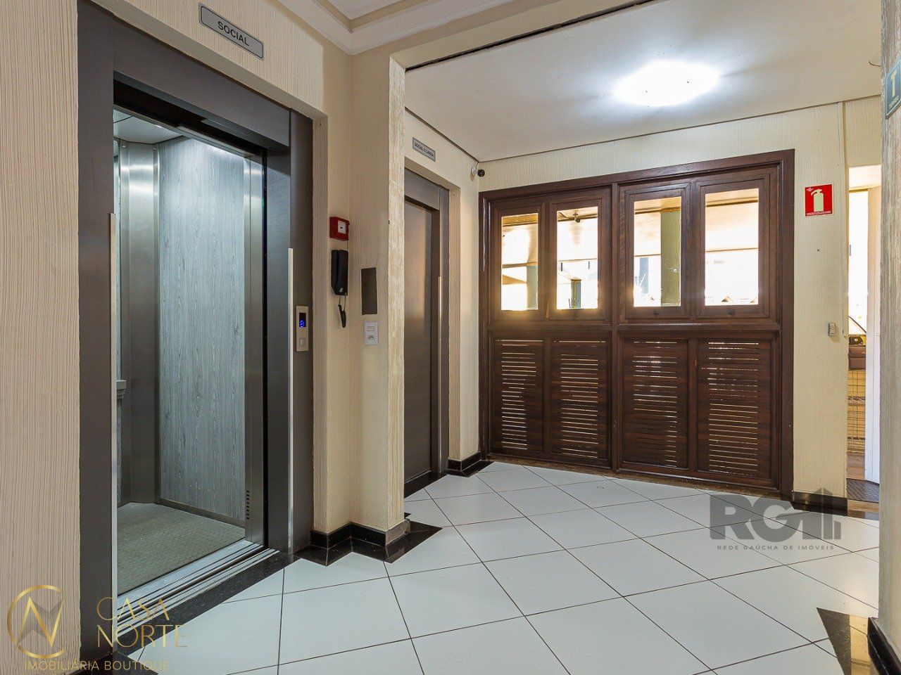 Cobertura à venda com 3 quartos, 193m², 2 suítes, 2 vagas, Travessa Nova Trento no bairro Tristeza em Porto Alegre