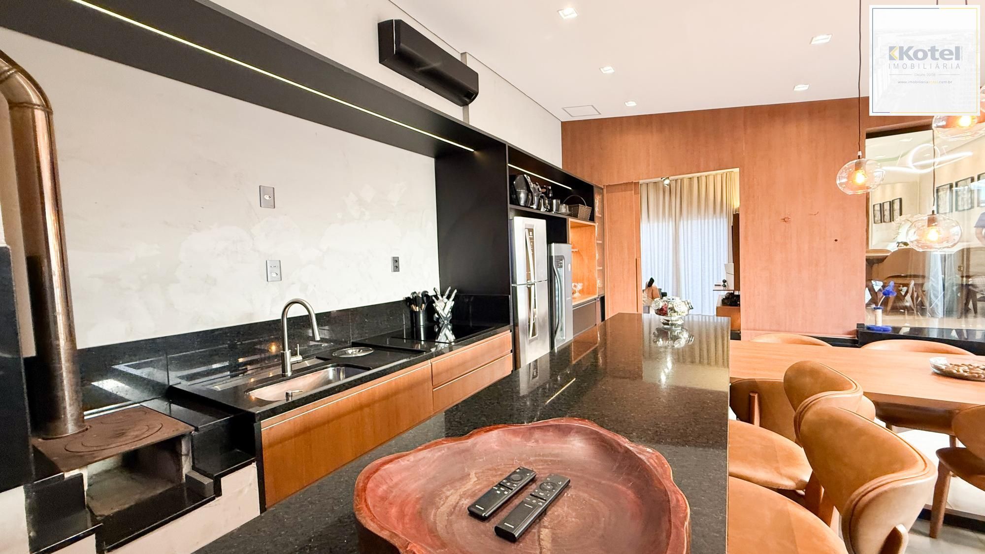 Casa Térrea | Reformada | Piscina| Espaço Gourmet | À Venda Jardim Lindóia — foto 3