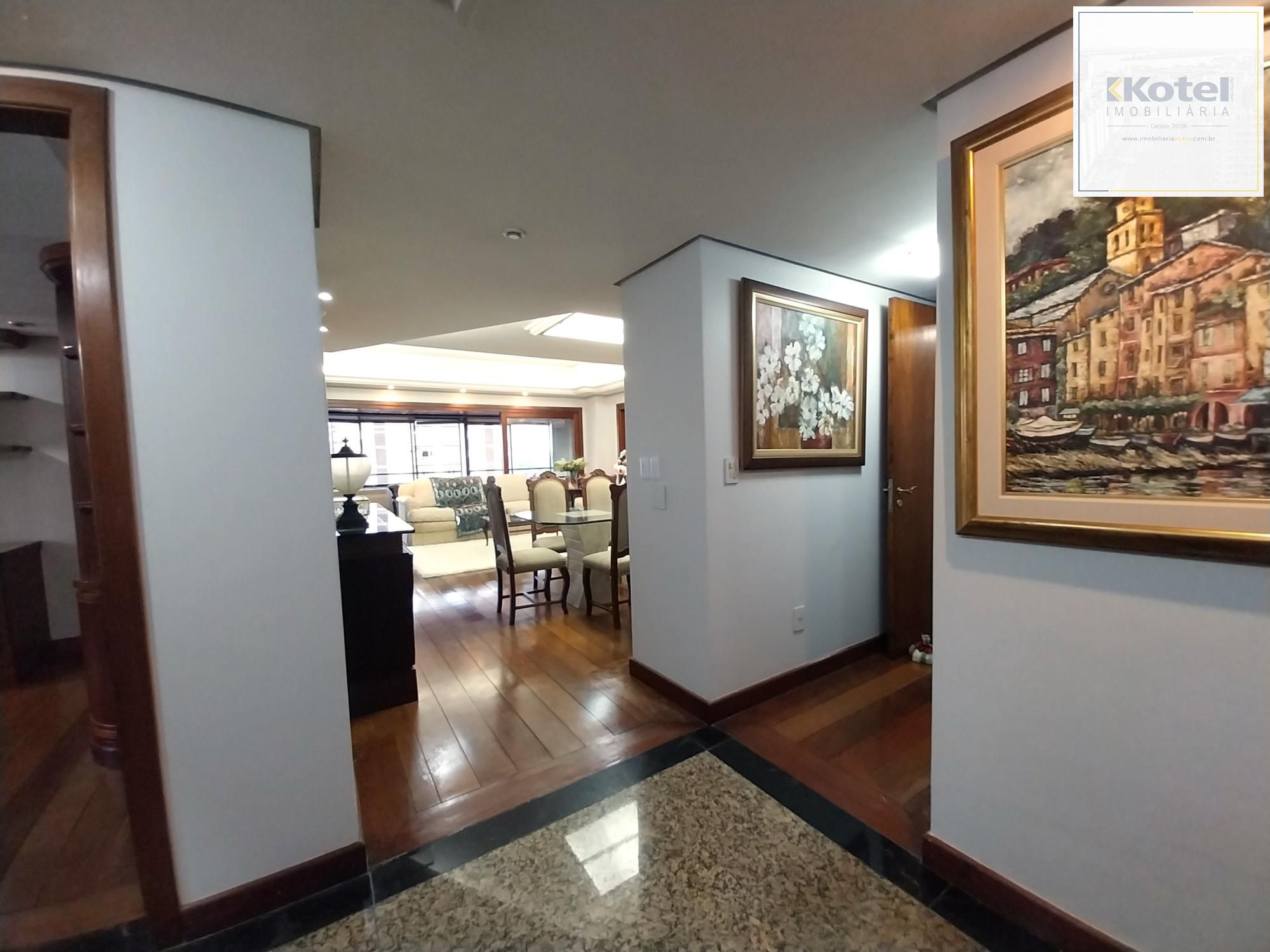 Apartamento de 4 dormitórios, 2 suítes, 2 vagas e elevador na Castro Alves. — foto 5
