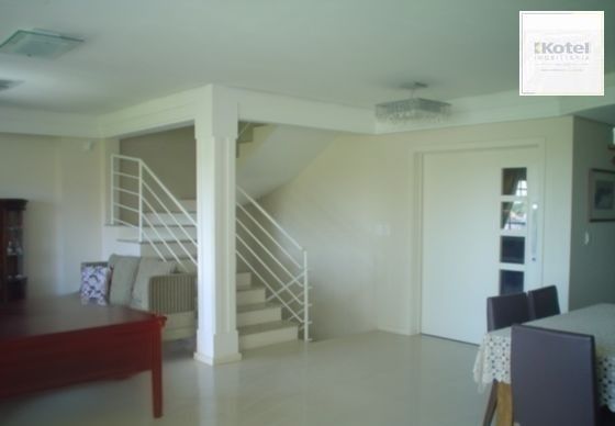 Casa sobrado no bairro Jardim Sabará de 3 dormitórios e 4 vagas