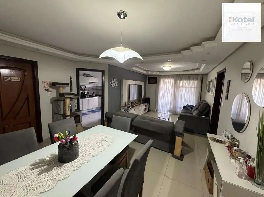 Apartamento 3 dormitórios, 131m² privativos 2 vagas, elevador -Jardim Planalto