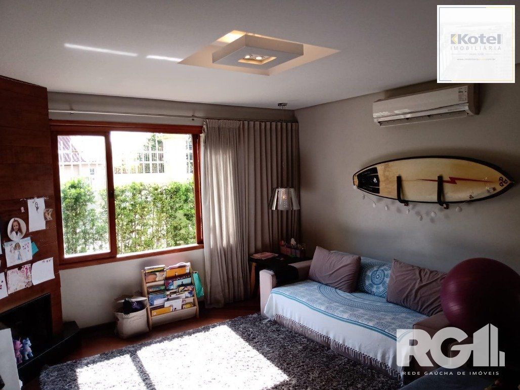 Casa 4 quartos à venda, 300m², Jardim Itu - Porto Alegre