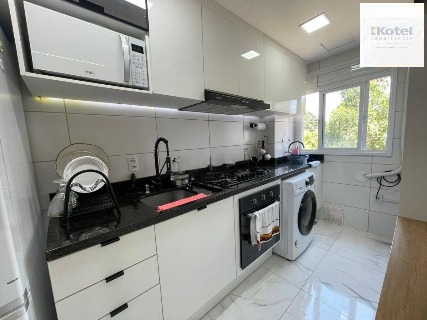Apartamento de 2 dormitórios, elevador e 1 vaga de garagem em Canoas.