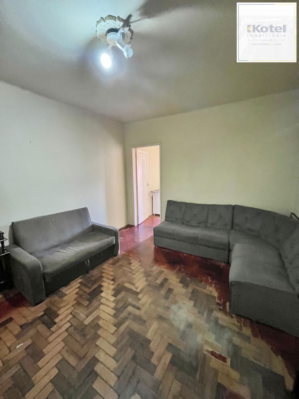 Apto de 01 dorm, na Luzitana, bairro Higienópolis, 46 m2, apenas 01 lance escada