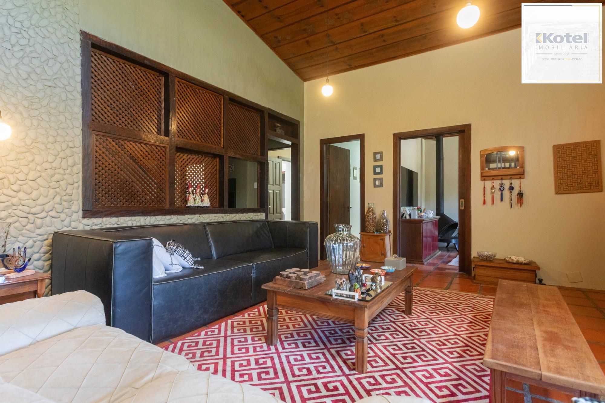Casa em Condomínio com 5 quartos, 3 vagas e 350m² — foto 3