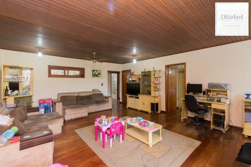 Casa de 4 quartos com 265m², no bairro Cavalhada — foto 3