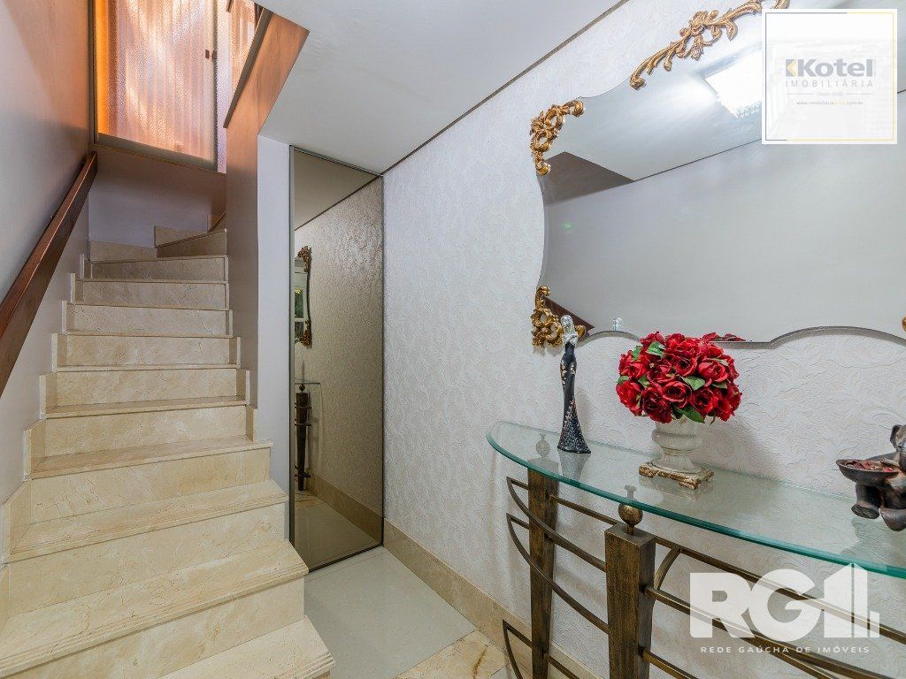EXCLUSIVIDADE  Belíssima casa de 4 suítes + gabinete no condomínio fechado Terra Mater com vista exuberante para o bosque, próximo da portaria e infraestrutura. — foto 2