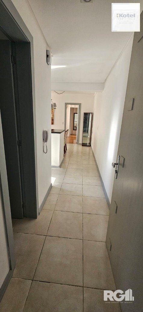 Lindo Apartamento Mobiliado de 1 domitório com 1 Suíte e Sacada — foto 5