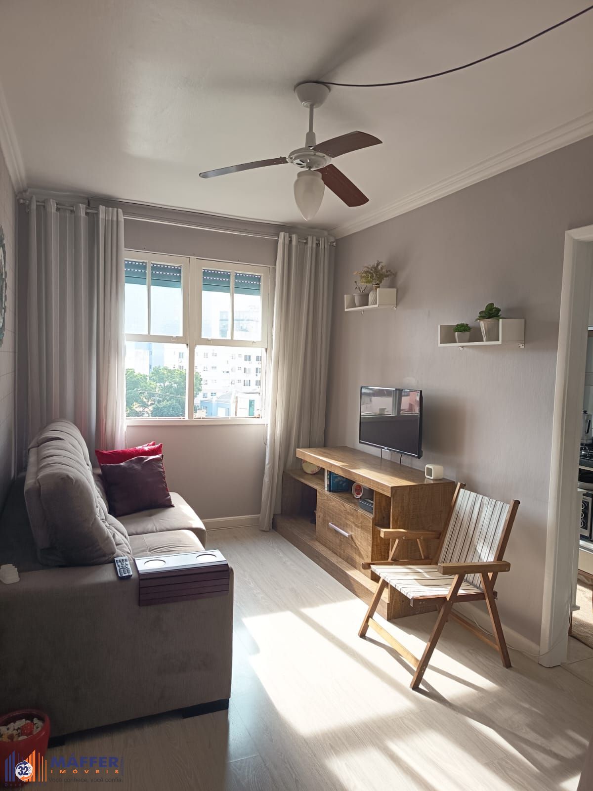 Apartamento 2 D reformado, elevador , vaga na Azenha