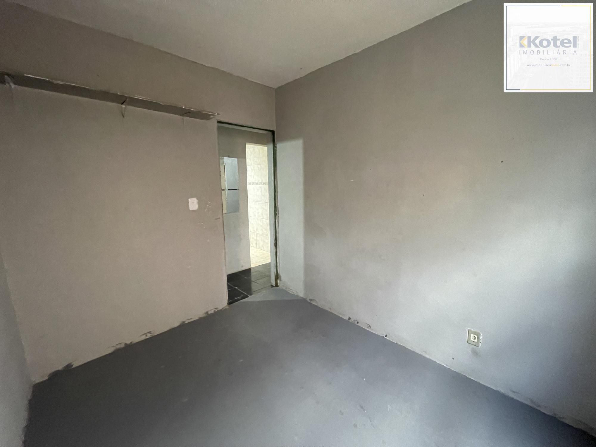 Apartamento 48m² Bairro Maria Regina Térreo com pequeno pátio Alvorada