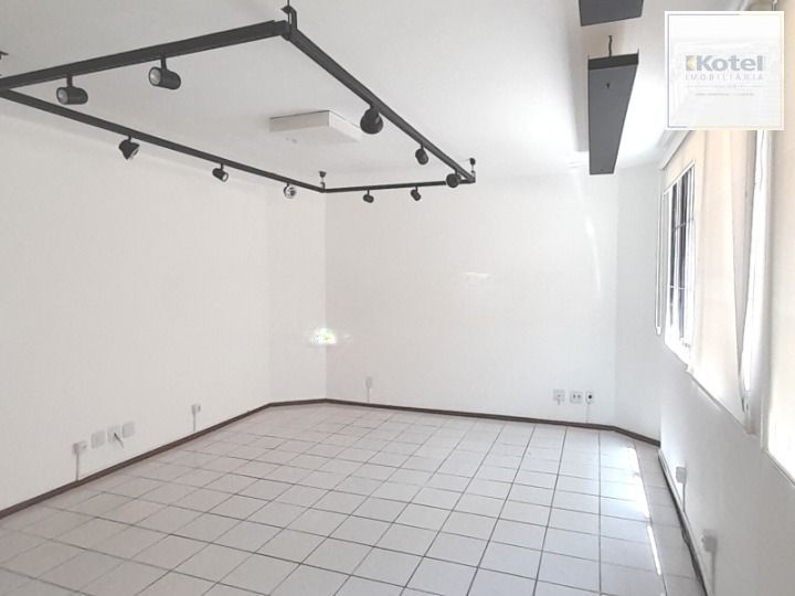 Sala comercial, no bairro Floresta, para venda — foto 3