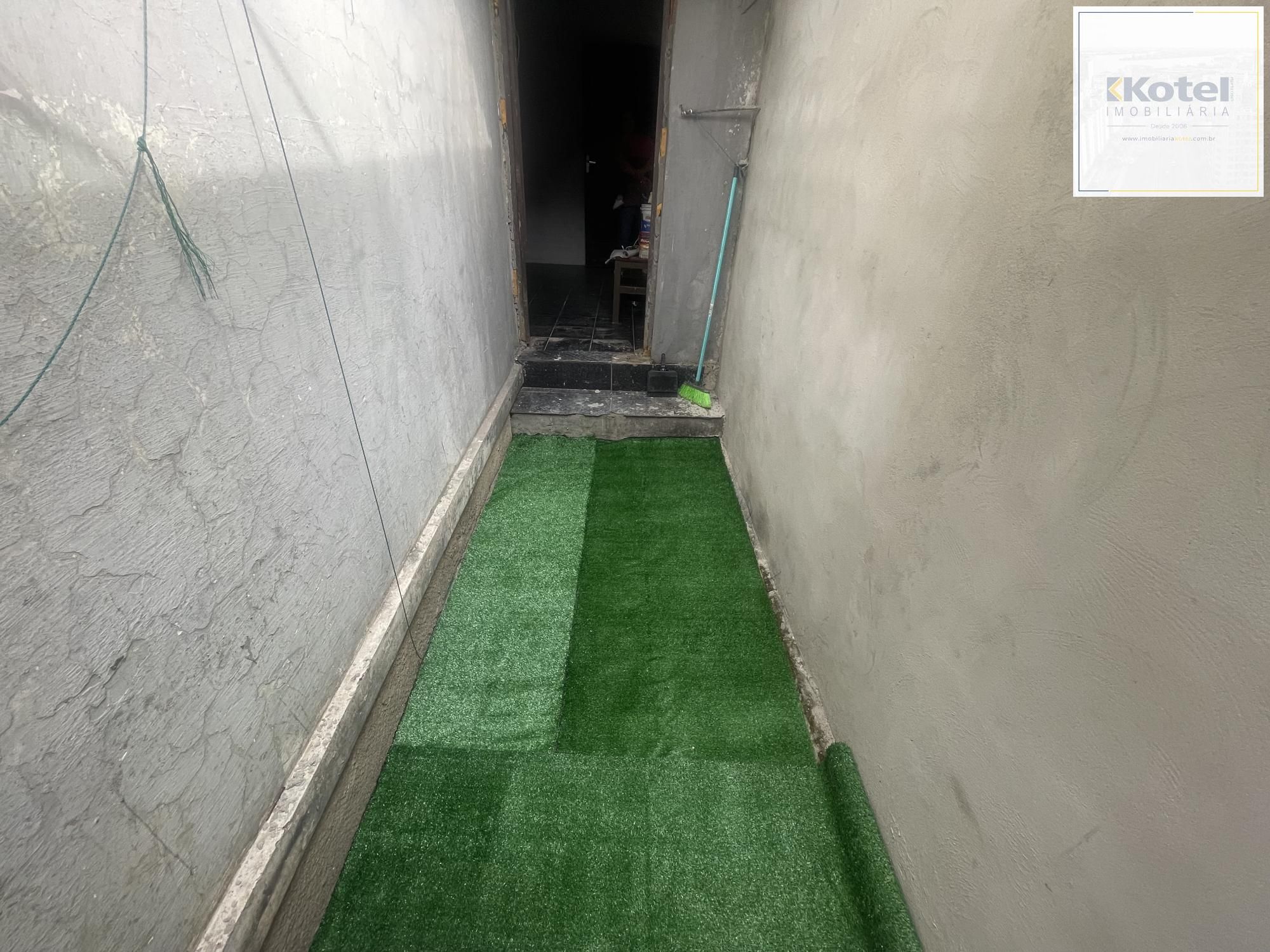 Apartamento 48m² Bairro Maria Regina Térreo com pequeno pátio Alvorada