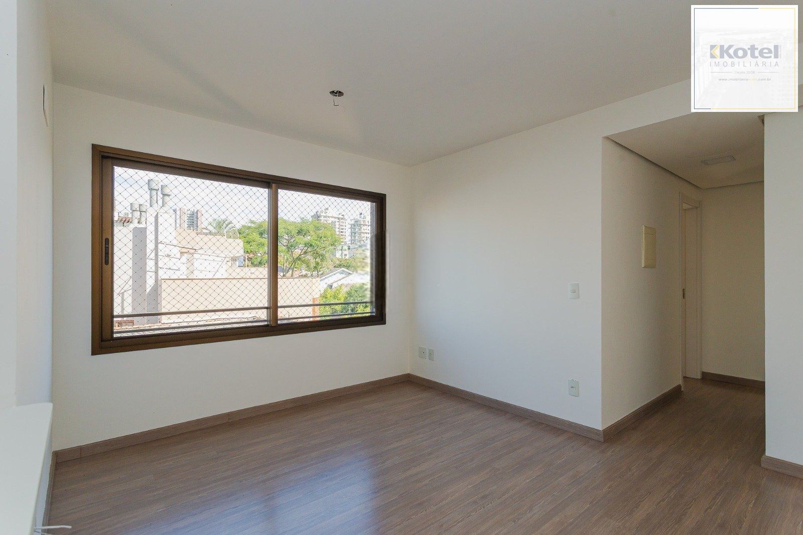 Apartamento 2 dormitórios, 1 suíte, 60m² privativos, 1 vaga coberta, no bairro Higienópolis. — foto 2