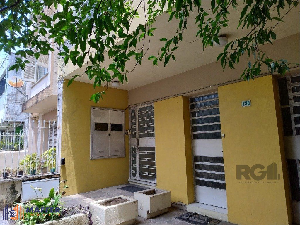 CASA MISTA COMERCIAL NO TÉRREO E RESIDENCIAL EM CIMA
