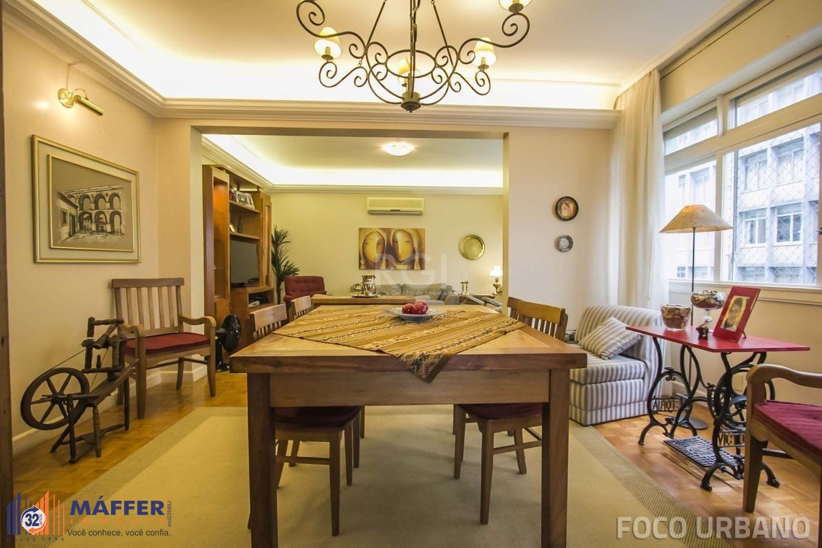 Apartamento para Venda - 155m², 4 dormitórios, sendo 1 suites, 1 vaga - Bom Fim