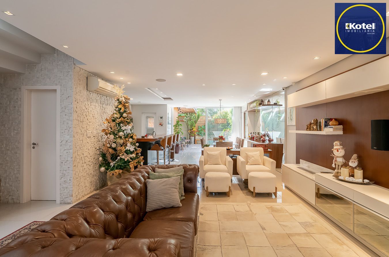Casa em Condomínio com 4 quartos e 275m² à venda em Sarandi, Porto Alegre.
