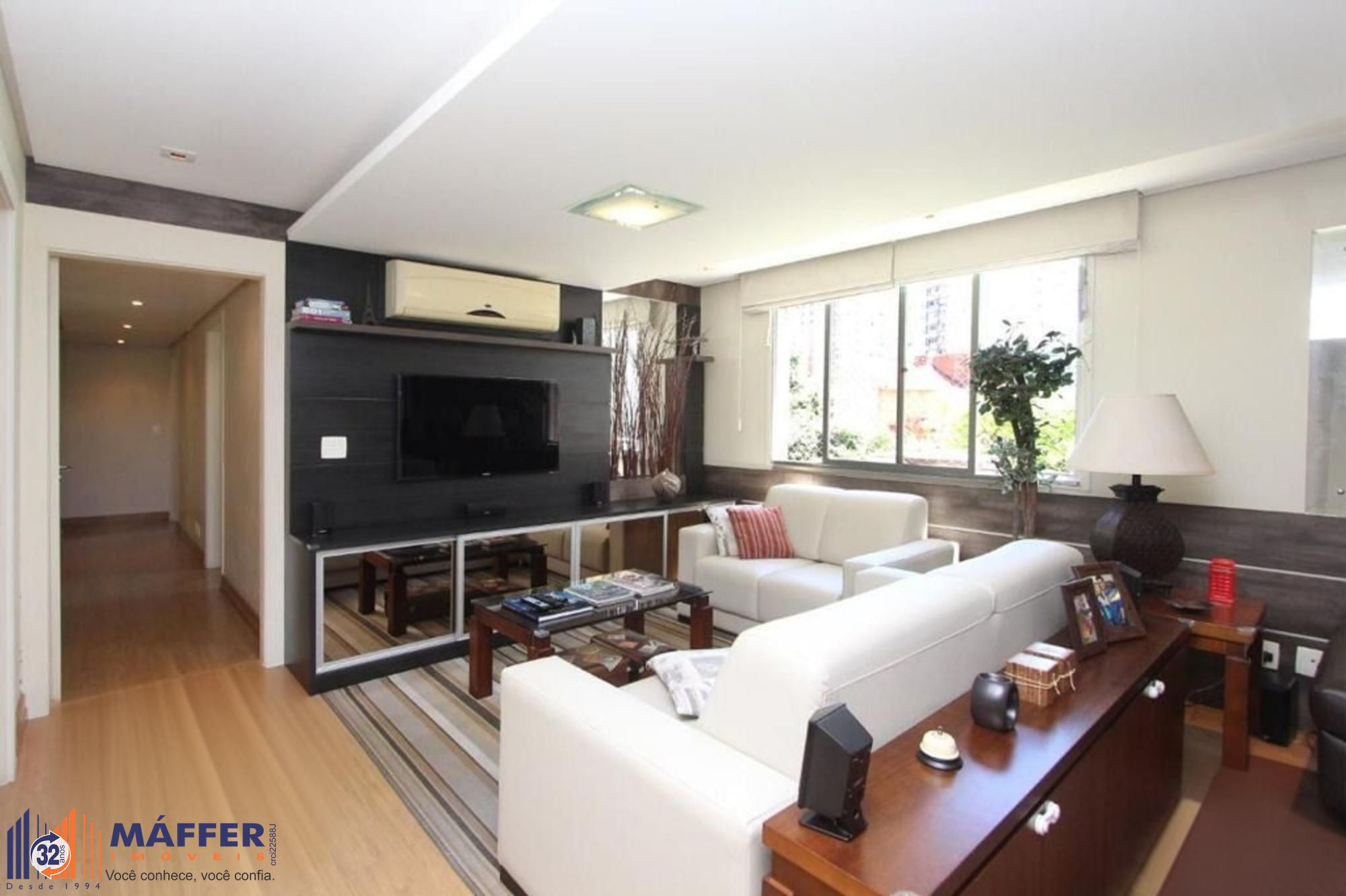 Apartamento de 4 dormitórios , 2 vagas e elevador no bairro Boa Vista