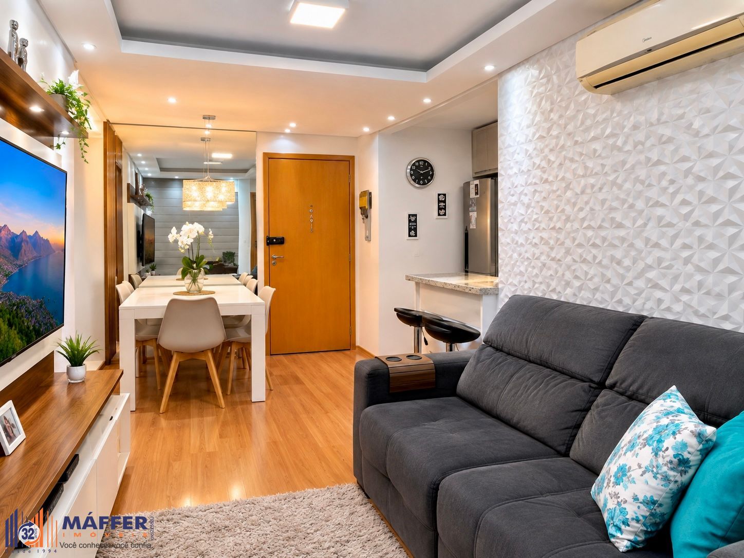APARTAMENTO MOBILIADO com Sacada e Churrasqueira e 1 vaga À VENDA MORRO SANTANA