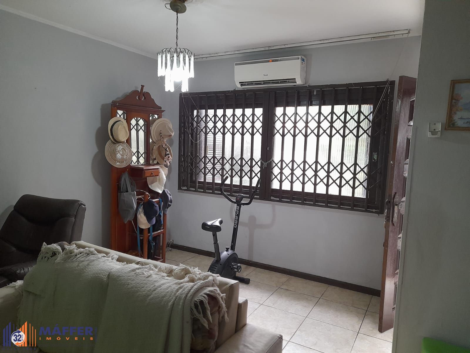 Casa com 3 dormitórios com suite.
