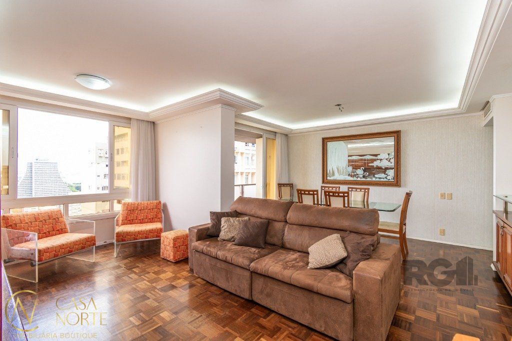 Apartamento à venda com 3 quartos, 167m², 1 suíte, 1 vaga, Rua Duque de Caxias no bairro Centro Histórico em Porto Alegre